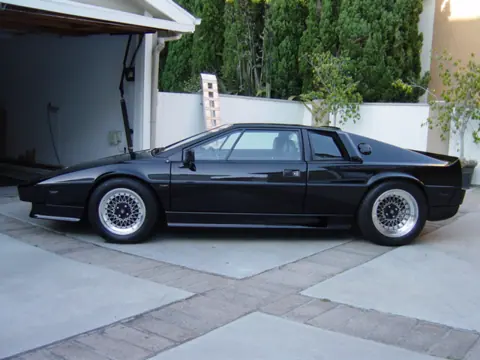 Lotus Esprit S1 chassis 000 INFO & IMIGES historical archive photograph 102