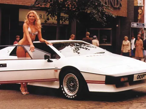 Lotus Esprit S1 chassis 000 INFO & IMIGES historical archive photograph 65