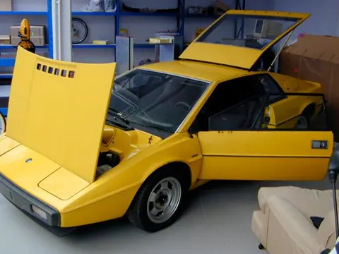Lotus Esprit S1 chassis 105J historical archive photograph 14