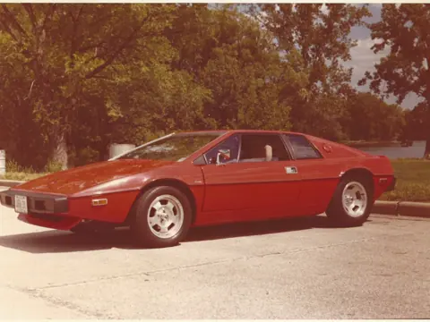 Lotus Esprit S1 chassis 106H historical archive photograph 2