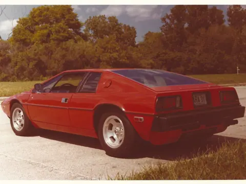 Lotus Esprit S1 chassis 106H historical archive photograph 3