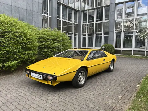 Lotus Esprit S1 chassis 106J historical archive photograph 5