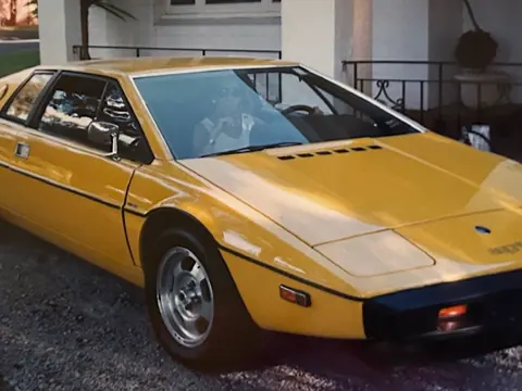 Lotus Esprit S1 chassis 111H registration 921 YTH historical archive photograph 4