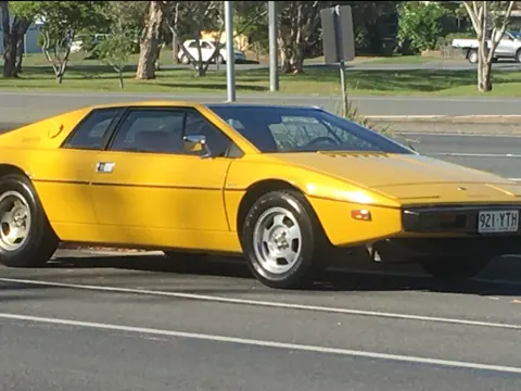 Lotus Esprit S1 chassis 111H registration 921 YTH historical archive photograph 6