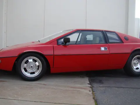 Lotus Esprit S1 chassis 114H registration 3LOB198 historical archive photograph 10