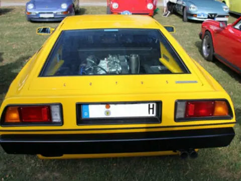 Lotus Esprit S1 chassis 115J registration D ES 1007H historical archive photograph 9