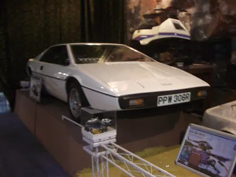 Lotus Esprit S1 chassis 122G registration PPW 306R historical archive photograph 128