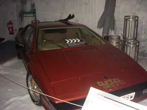 Lotus Esprit S1 chassis 122G registration PPW 306R historical archive photograph 113