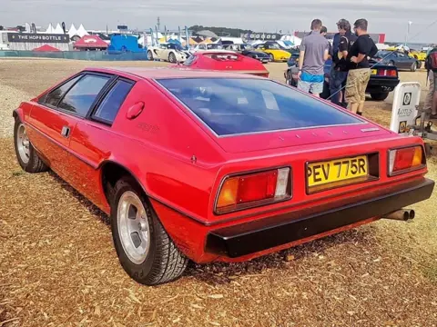 Lotus Esprit S1 chassis 123G registration PEV 775R historical archive photograph 2