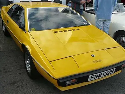 Lotus Esprit S1 chassis 145G registration PNM 132R historical archive photograph 14