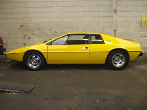 Lotus Esprit S1 chassis 145G registration PNM 132R historical archive photograph 3