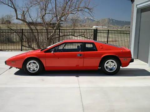 Lotus Esprit S1 chassis 151H historical archive photograph 9