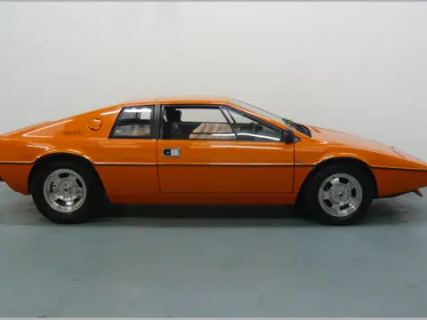 Lotus Esprit S1 chassis 169G registration BFV 315R historical archive photograph 15
