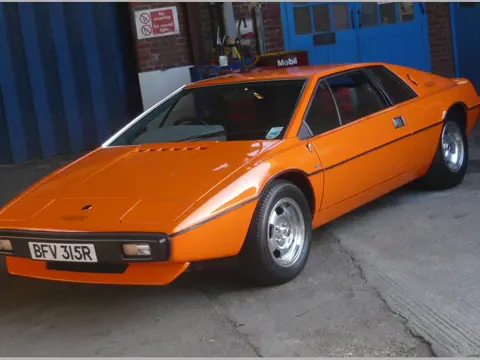 Lotus Esprit S1 chassis 169G registration BFV 315R historical archive photograph 14