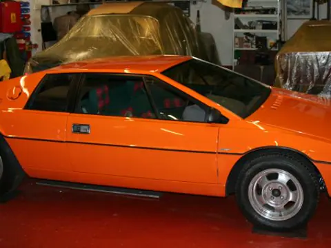 Lotus Esprit S1 chassis 169G registration BFV 315R historical archive photograph 23