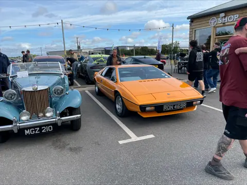 Lotus Esprit S1 chassis 175G registration RON 469R historical archive photograph 3