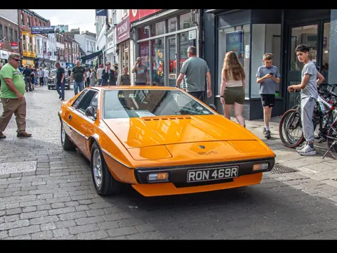 Lotus Esprit S1 chassis 175G registration RON 469R historical archive photograph 2