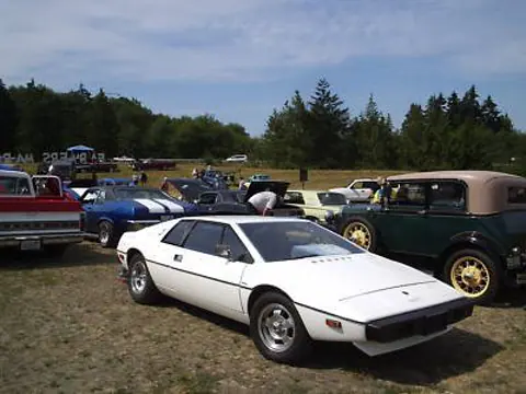 Lotus Esprit S1 chassis 178H registration 49537 and 6PYE352 historical archive photograph 31