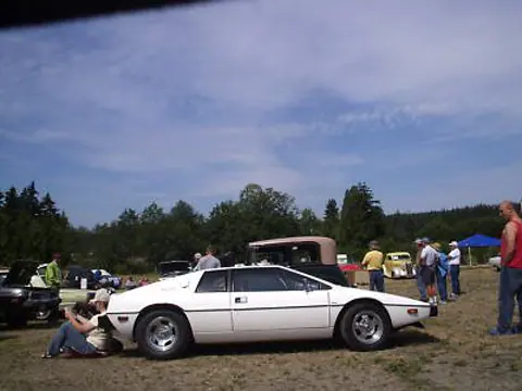 Lotus Esprit S1 chassis 178H registration 49537 and 6PYE352 historical archive photograph 24