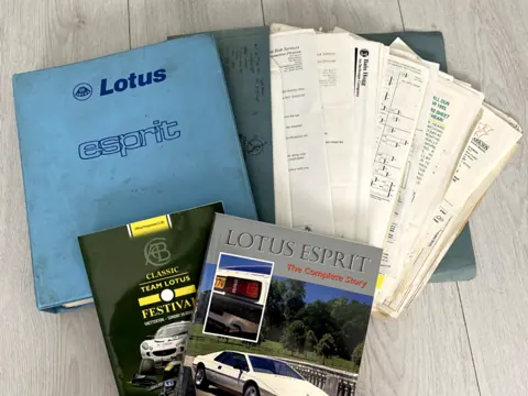 Lotus Esprit S1 chassis 194G registration 250 LOT and VJM 900S historical archive photograph 24