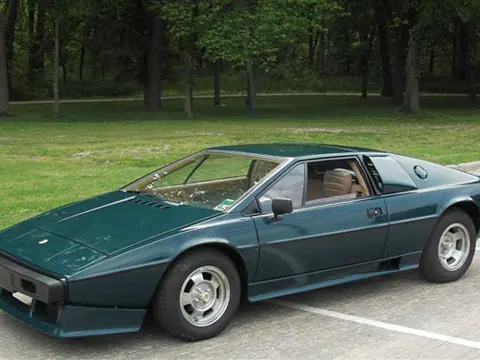 Lotus Esprit S1 chassis 197H registration 428 CPF historical archive photograph 5