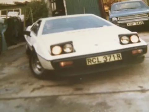 Lotus Esprit S1 chassis 210G registration RCL 371R historical archive photograph 1