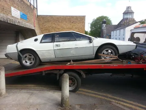 Lotus Esprit S1 chassis 240G registration UNO 354R historical archive photograph 2