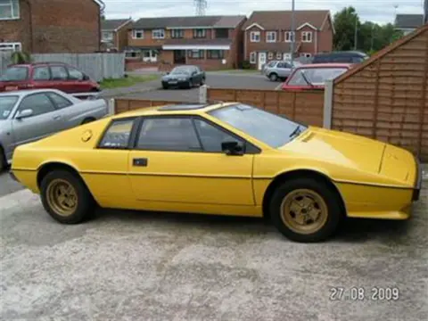 Lotus Esprit S1 chassis 272G registration UWW 473R historical archive photograph 13
