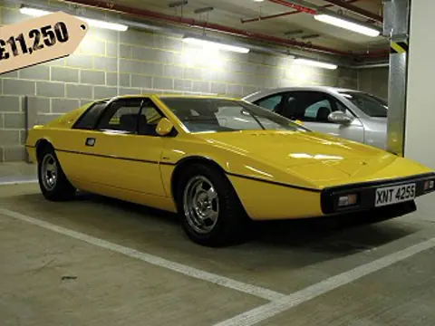 Lotus Esprit S1 chassis 304G registration XNT 425S and 180 MOM historical archive photograph 3