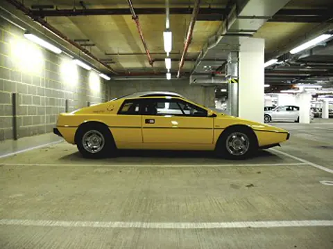 Lotus Esprit S1 chassis 304G registration XNT 425S and 180 MOM historical archive photograph 1