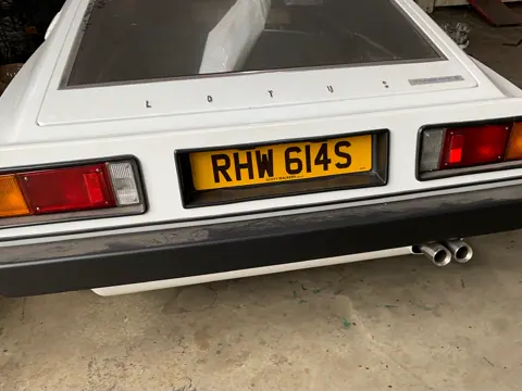 Lotus Esprit S1 chassis 305G registration RHW 614S historical archive photograph 1