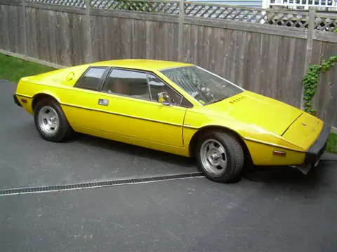 Lotus Esprit S1 chassis 322H registration 107120 historical archive photograph 26