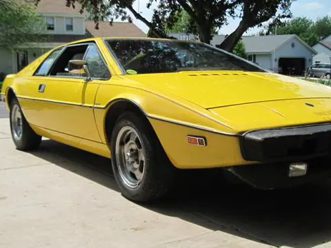 Lotus Esprit S1 chassis 322H registration 107120 historical archive photograph 31