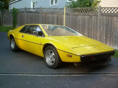 Lotus Esprit S1 chassis 322H registration 107120 historical archive photograph 23