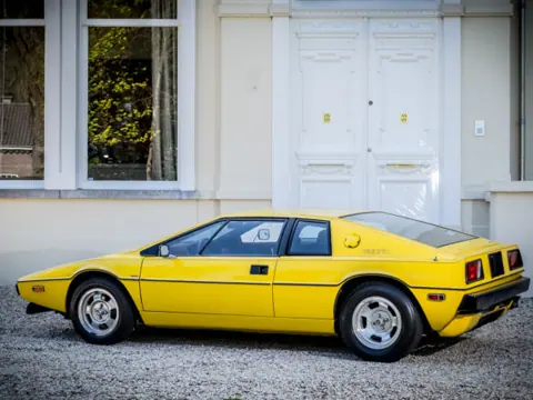 Lotus Esprit S1 chassis 322H registration 107120 historical archive photograph 12