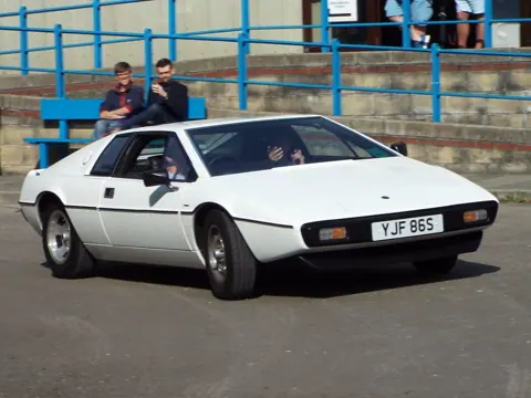 Lotus Esprit S1 chassis 325G registration YJF 86S historical archive photograph 1