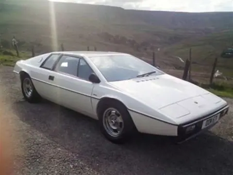 Lotus Esprit S1 chassis 326G registration AWR 242S and OOM 671 historical archive photograph 6
