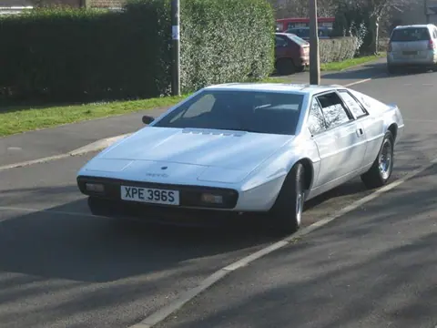Lotus Esprit S1 chassis 329G registration XPE 396S historical archive photograph 24