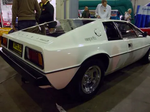 Lotus Esprit S1 chassis 329G registration XPE 396S historical archive photograph 14