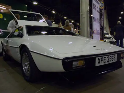 Lotus Esprit S1 chassis 329G registration XPE 396S historical archive photograph 13