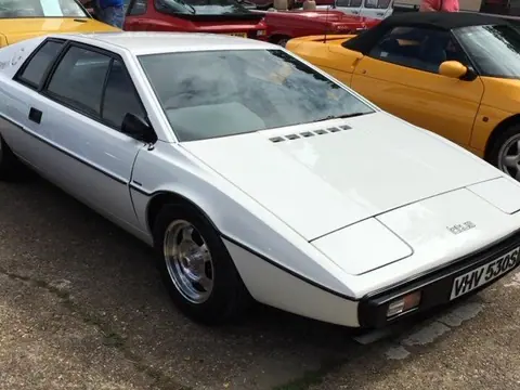 Lotus Esprit S1 chassis 331G registration IJI 374 and VHV 530S historical archive photograph 1