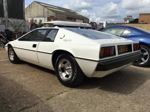 Lotus Esprit S1 chassis 331G registration IJI 374 and VHV 530S historical archive photograph 2