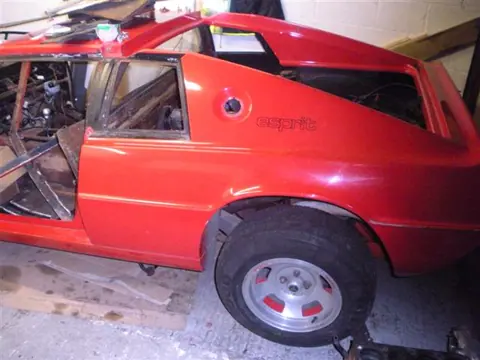 Lotus Esprit S1 chassis 331G registration IJI 374 and VHV 530S historical archive photograph 15