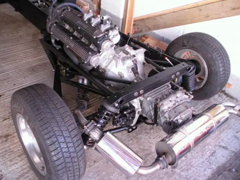 Lotus Esprit S1 chassis 331G registration IJI 374 and VHV 530S historical archive photograph 8
