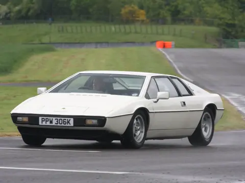 Lotus Esprit S1 chassis 344G registration SWS 13S and PPW 306K historical archive photograph 27
