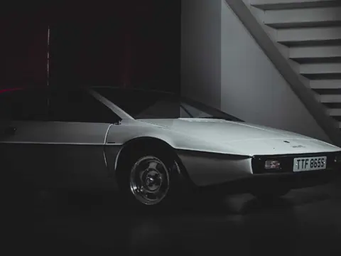 Lotus Esprit S1 chassis 359G registration TTF 865S historical archive photograph 1