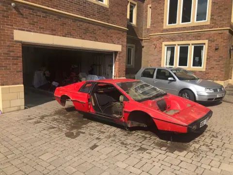 Lotus Esprit S1 chassis 360G registration WDC 73S historical archive photograph 5