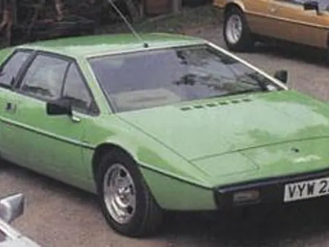 Lotus Esprit S1 chassis 366G registration VYW 229S historical archive photograph 2