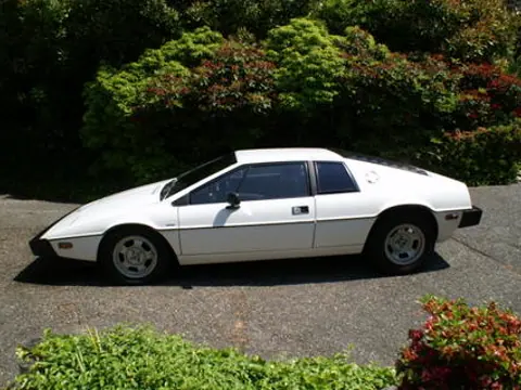 Lotus Esprit S1 chassis 492 NAK registration 492 NAK historical archive photograph 4