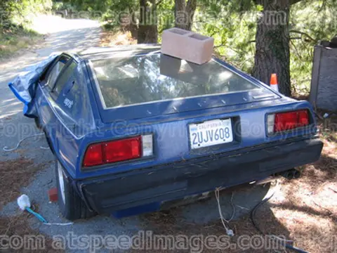 Lotus Esprit S1 chassis 492H registration 2UJV608 historical archive photograph 3